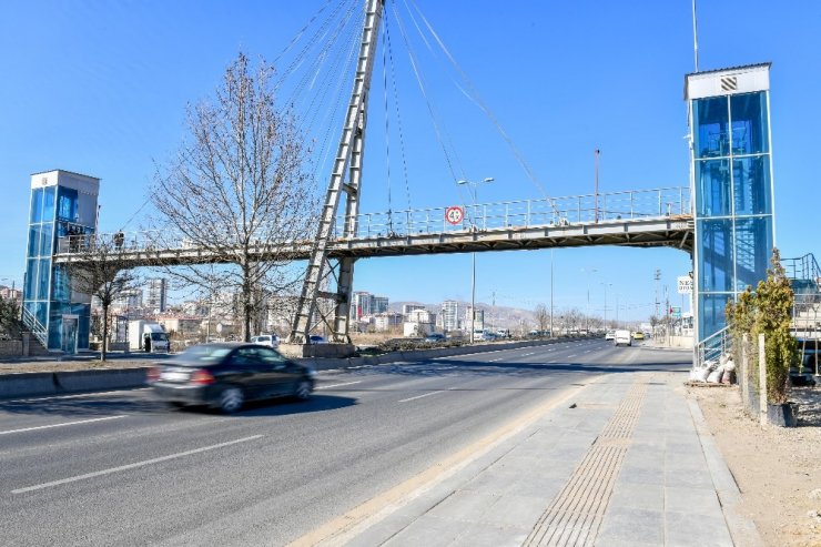 Başkent’teki asansör ve yürüyen merdivenlere bakım işlemi