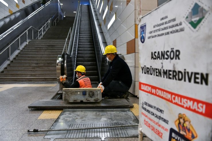 Başkent’teki asansör ve yürüyen merdivenlere bakım işlemi