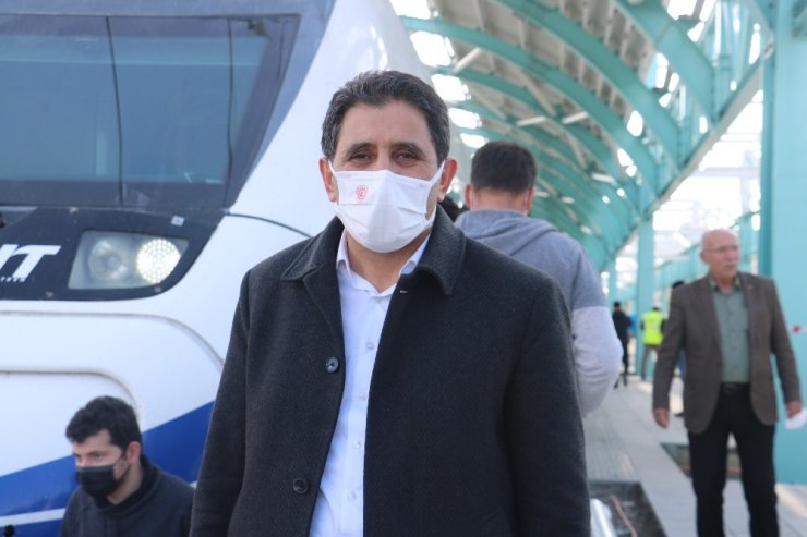 Yüksek Hızlı Tren ilk kez Sivas tren garında