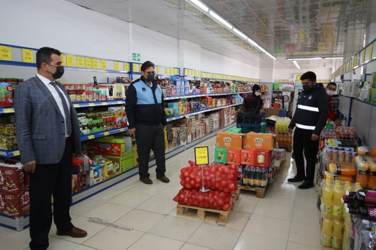 Hacılar’da zabıta ekiplerinden sosyal mesafe denetimi