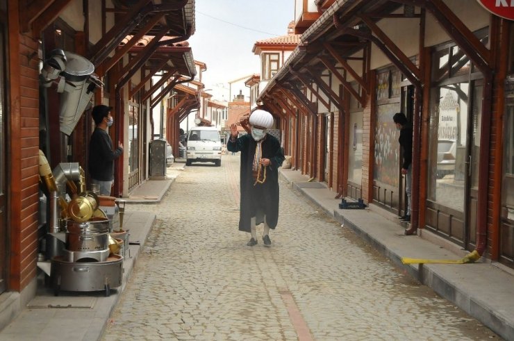 Nasreddin Hoca’dan mavileşme çağrısı