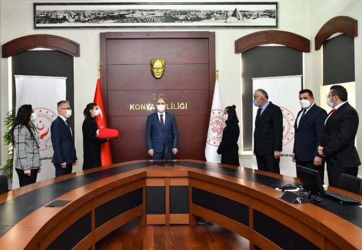 Şanlı Türk bayrağı Konya’dan Çanakkale’ye uğurlandı