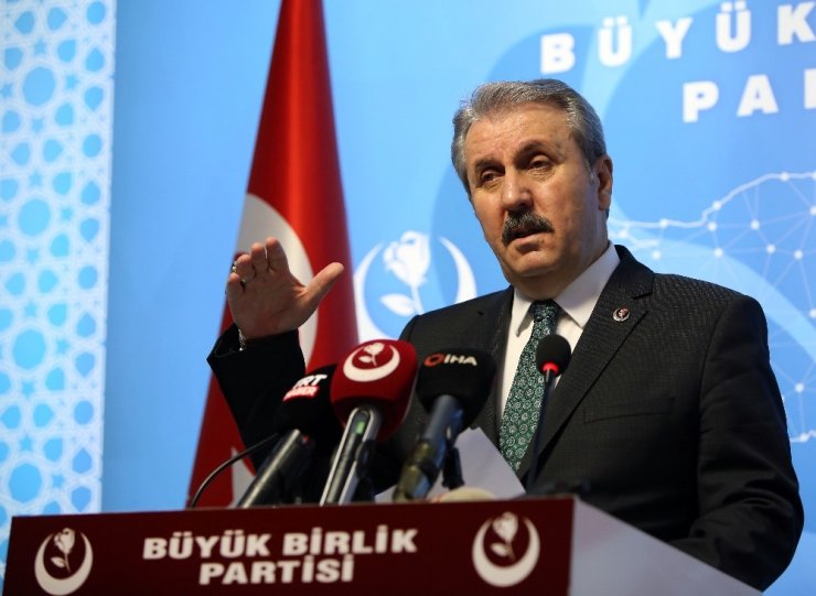 BBP lideri Destici: “Biz kuklaların had bildireceği ya da yıkabileceği bir ülke ve millet değiliz”