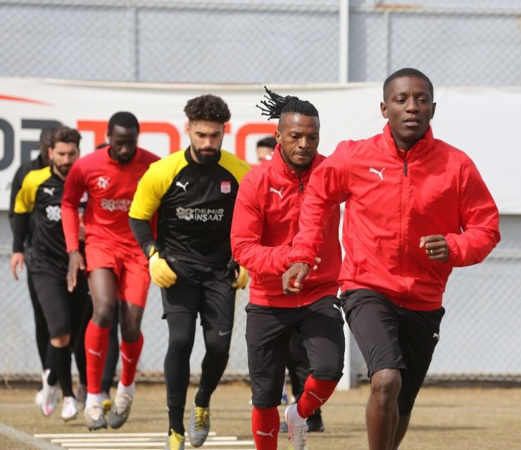 Sivasspor’da Karagümrük mesaisi sürüyor