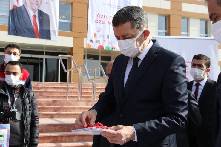 Bakan Selçuk: “2021 yılında üretimi tamamlanan bin 500 materyal seti bin 500 okulumuza gönderilecek”