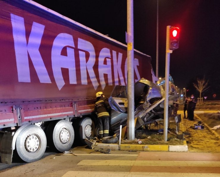 Konya’da tır ile otomobil çarpıştı: 5 yaralı