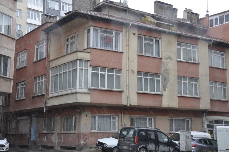 Eskişehir’de eski binalar, depremde yıkılmayı bekliyor