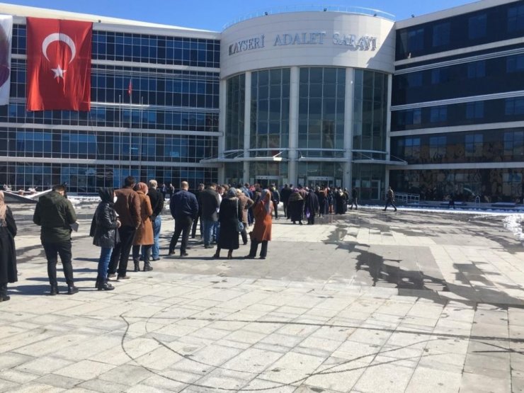 Kayseri Adliyesi’nde HES kodu yoğunluğu