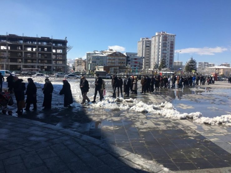 Kayseri Adliyesi’nde HES kodu yoğunluğu