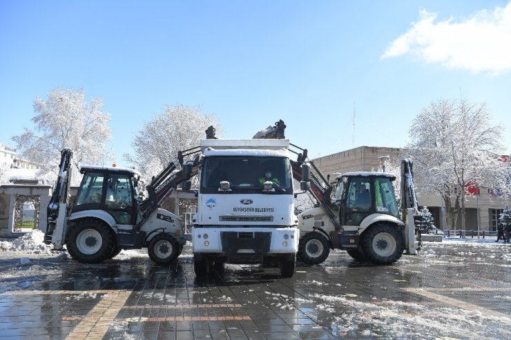 Büyükşehir ile yollar açık