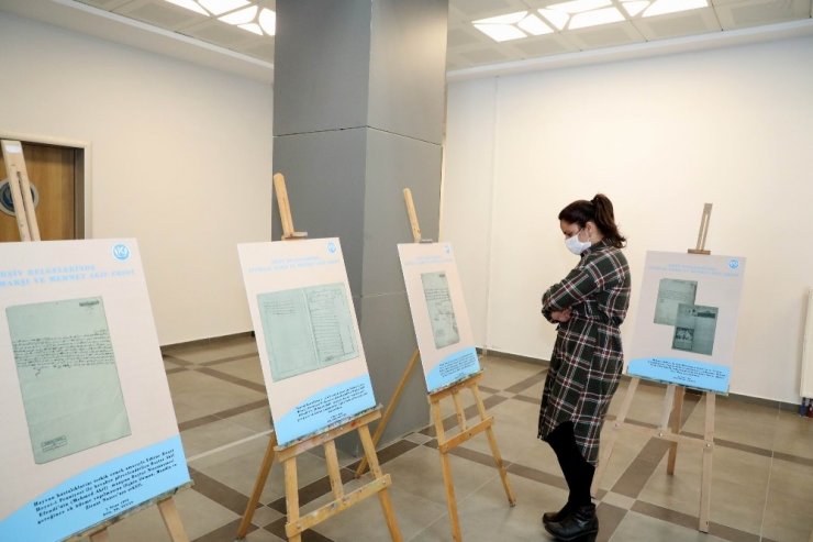 Kayseri Üniversitesi’nde ’Arşiv Belgelerinde İstiklal Marşı ve Mehmet Akif Ersoy’ Konulu Sergi Açıldı