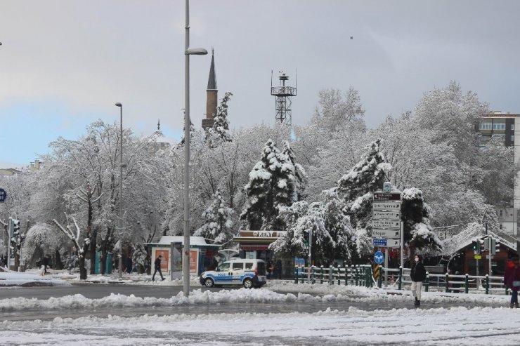 Mart karı Kayseri’yi beyaza bürüdü