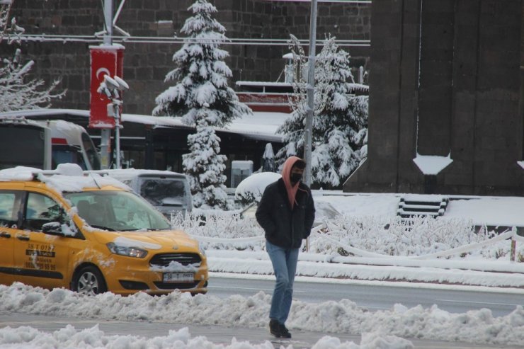 Mart karı Kayseri’yi beyaza bürüdü