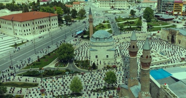 İstiklal Marşı klipleri duygulandırdı