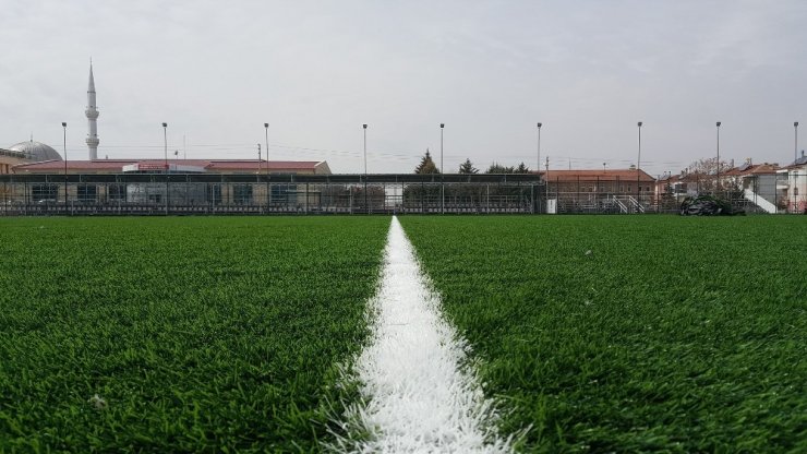 Yunuskent Futbol Sahası’nda yenileme çalışmaları devam ediyor