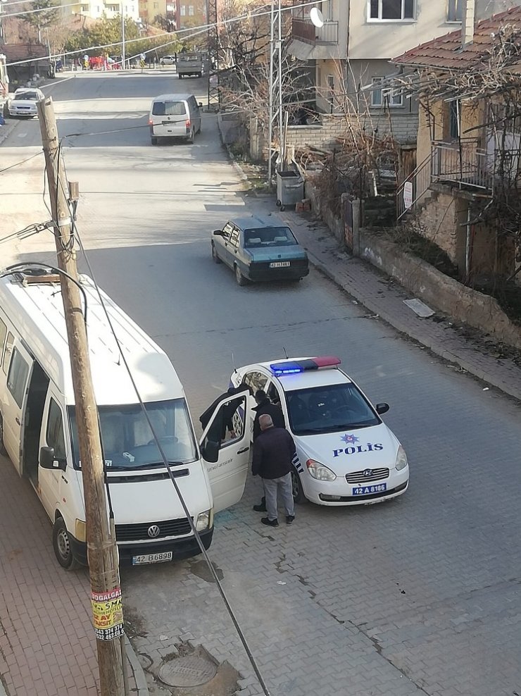 Konya’da araçlara taşla zarar veren şüpheli güvenlik kamerasından yakalandı