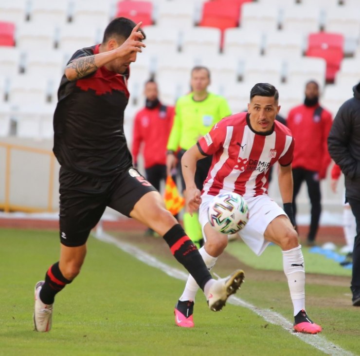 Süper Lig: D.G. Sivasspor: 1 - Karagümrük: 0 (Maç sonu)