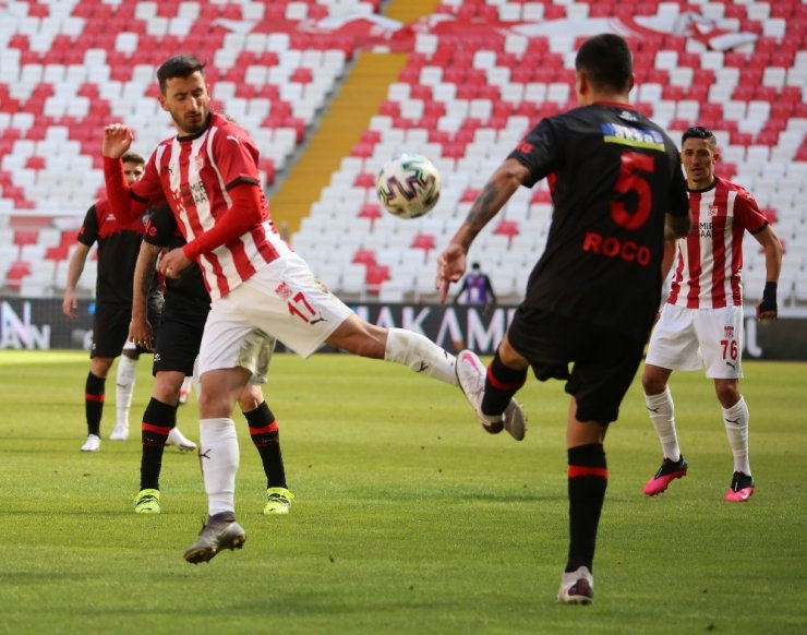 Süper Lig: D.G. Sivasspor: 1 - Karagümrük: 0 (Maç sonu)