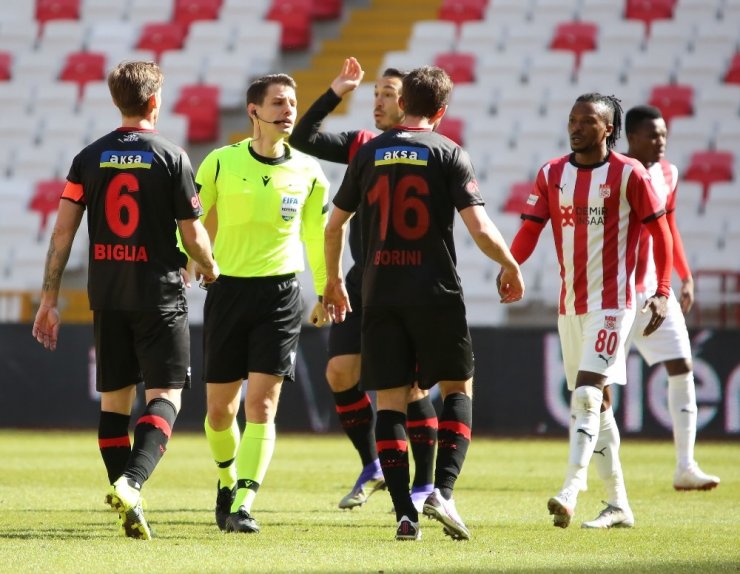 Süper Lig: D.G. Sivasspor: 1 - Karagümrük: 0 (Maç sonu)