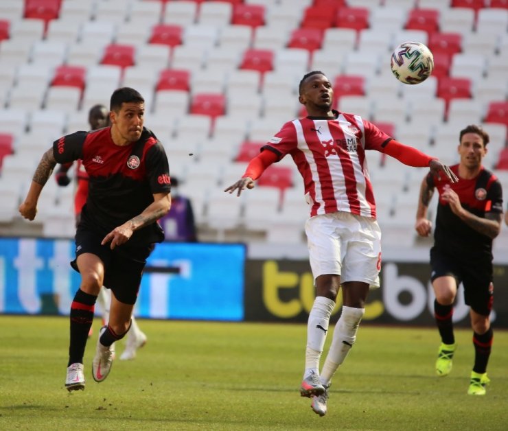 Süper Lig: D.G. Sivasspor: 1 - Karagümrük: 0 (Maç sonu)