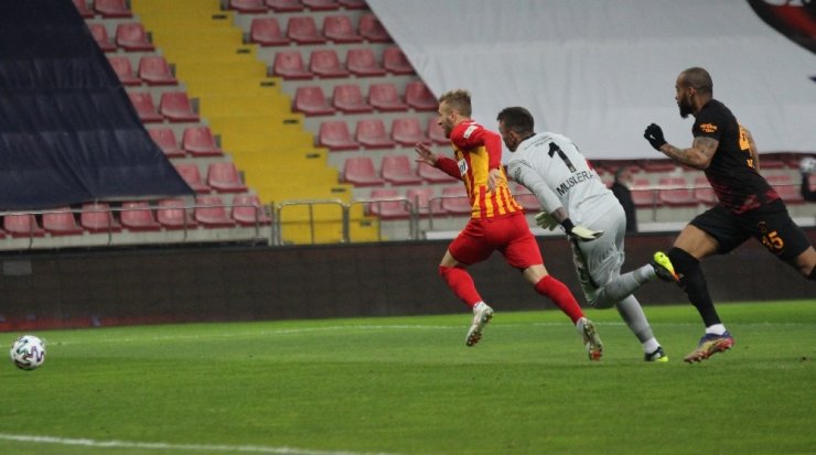 Süper Lig: Kayserispor: 0 - Galatasaray: 1 (İlk yarı)