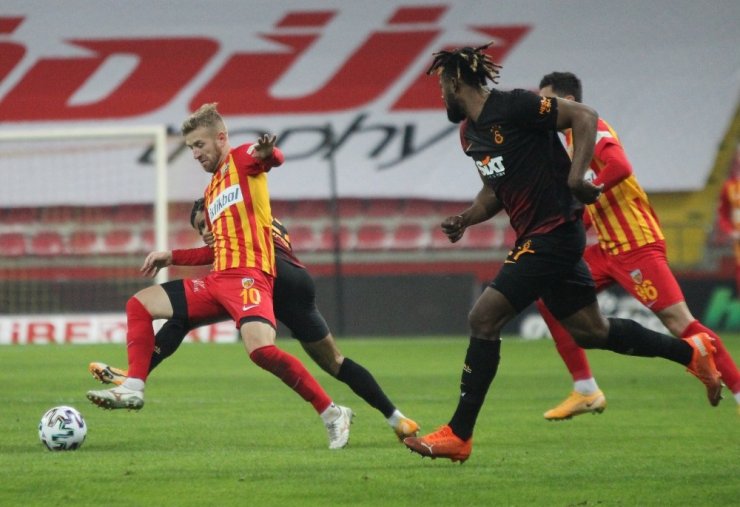 Süper Lig: Kayserispor: 0 - Galatasaray: 1 (İlk yarı)