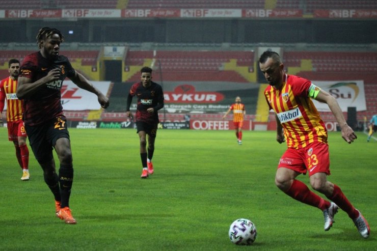 Süper Lig: Kayserispor: 0 - Galatasaray: 1 (İlk yarı)