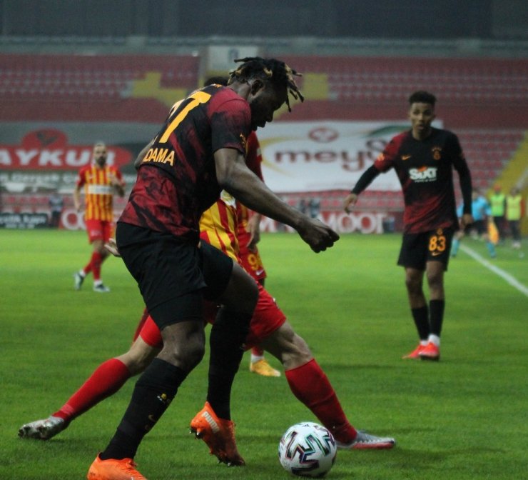 Süper Lig: Kayserispor: 0 - Galatasaray: 1 (İlk yarı)