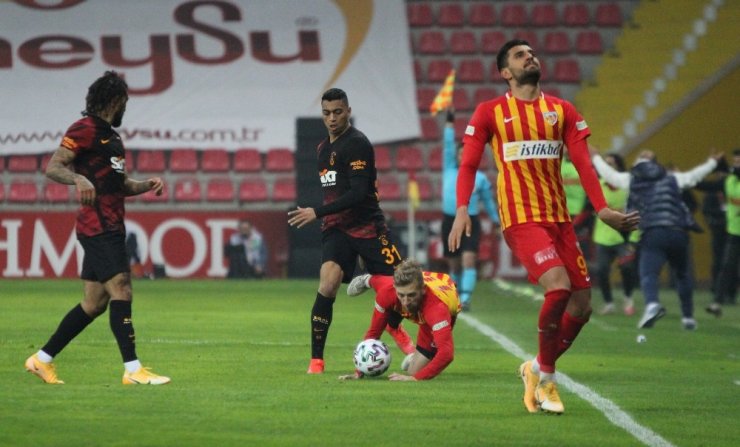 Süper Lig: Kayserispor: 0 - Galatasaray: 1 (İlk yarı)