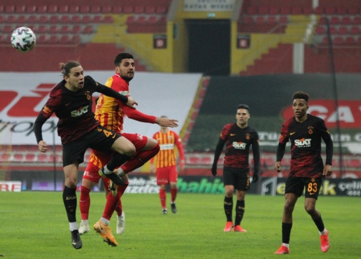 Süper Lig: Kayserispor: 0 - Galatasaray: 1 (İlk yarı)