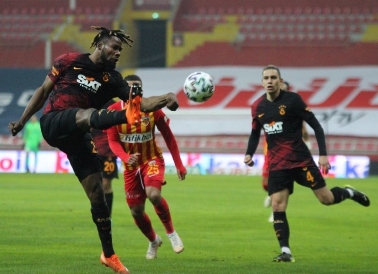 Süper Lig: Kayserispor: 0 - Galatasaray: 1 (İlk yarı)