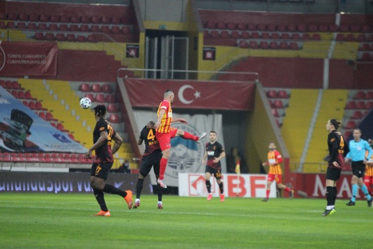 Süper Lig: Kayserispor: 0 - Galatasaray: 0 (Maç devam ediyor)