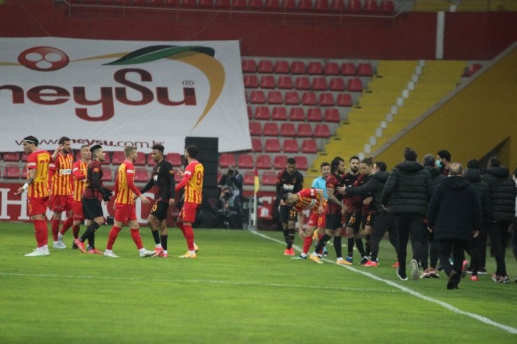 Süper Lig: Kayserispor: 0 - Galatasaray: 0 (Maç devam ediyor)