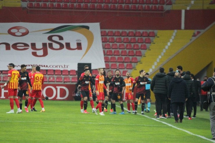 Süper Lig: Kayserispor: 0 - Galatasaray: 0 (Maç devam ediyor)