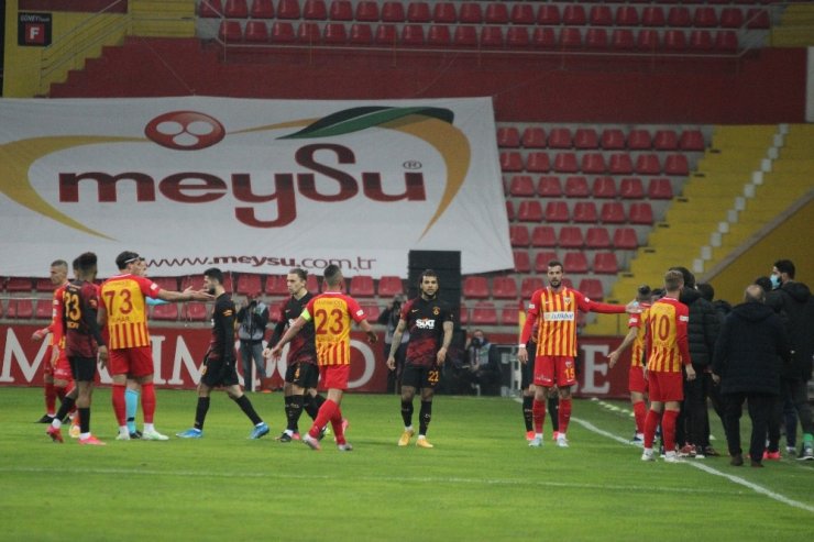 Süper Lig: Kayserispor: 0 - Galatasaray: 0 (Maç devam ediyor)