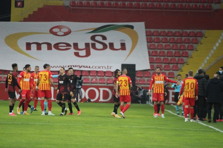 Süper Lig: Kayserispor: 0 - Galatasaray: 0 (Maç devam ediyor)