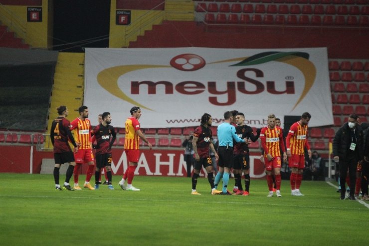 Süper Lig: Kayserispor: 0 - Galatasaray: 0 (Maç devam ediyor)