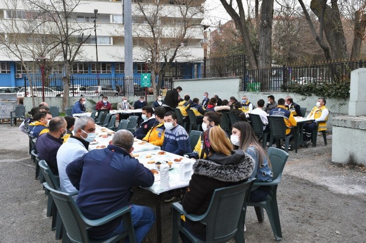 Ankara Büyükşehir Belediyesinden sağlık çalışanlarına kahvaltı