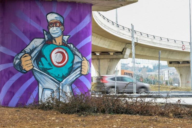 Ankara’da Tıp Bayramı için özel grafitiler