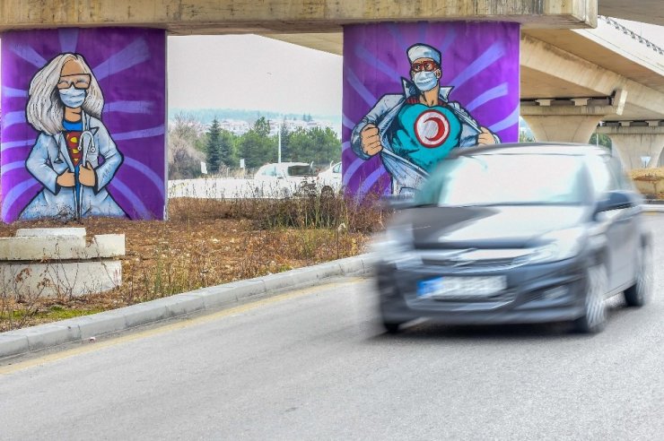 Ankara’da Tıp Bayramı için özel grafitiler