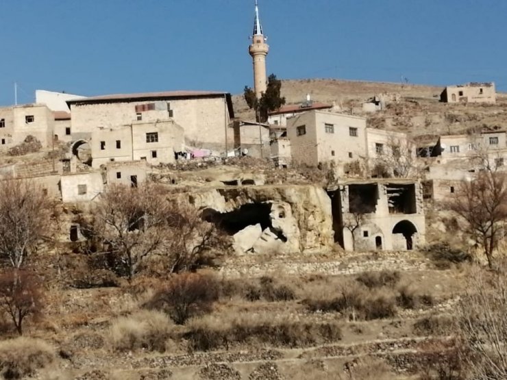 600 yıllık kayadan oyma cami turizme kazandırılmayı bekliyor