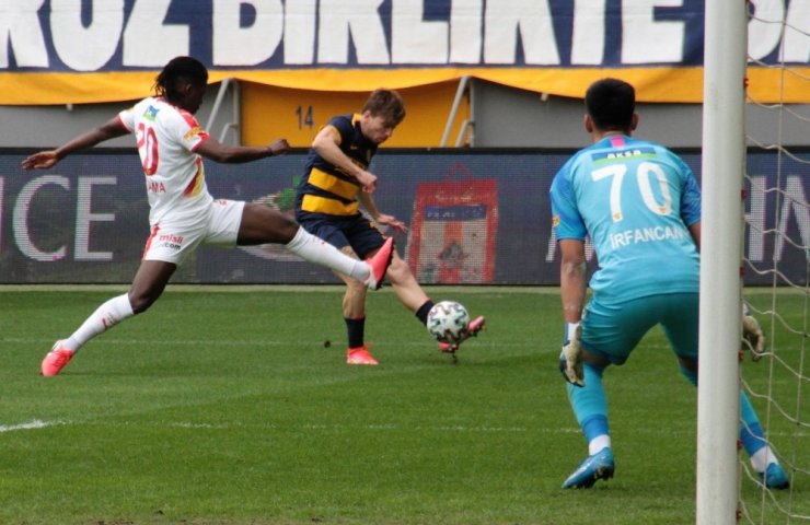 Süper Lig: MKE Ankaragücü:1 - Göztepe: 0 (İlk yarı)