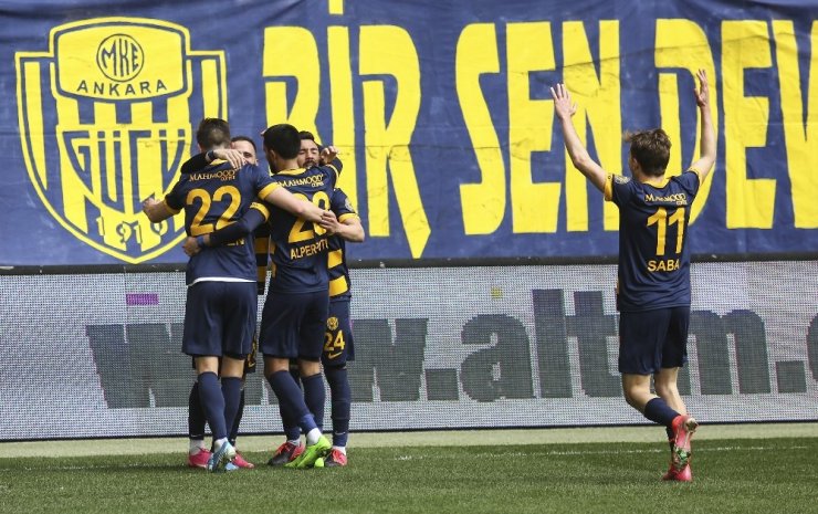 Süper Lig: MKE Ankaragücü: 3 - Göztepe: 0 (Maç sonucu)