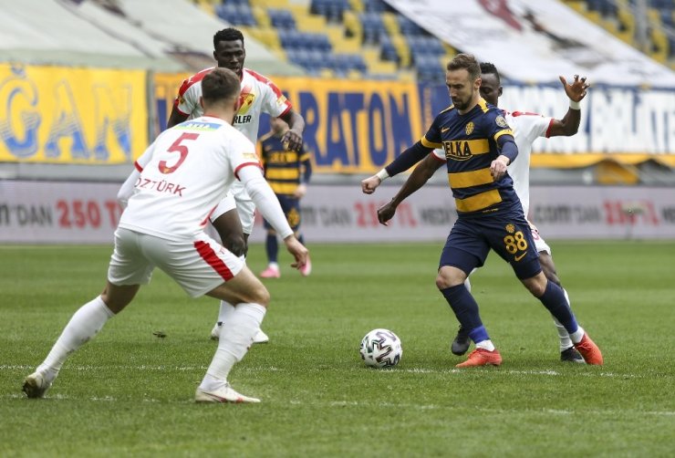 Süper Lig: MKE Ankaragücü: 3 - Göztepe: 0 (Maç sonucu)