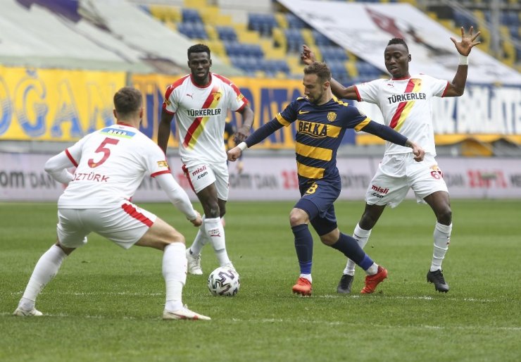 Süper Lig: MKE Ankaragücü: 3 - Göztepe: 0 (Maç sonucu)