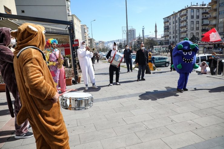 Talas’ta maskotlu bando takımı hafta sonuna damga vurdu