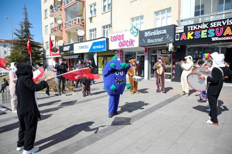 Talas’ta maskotlu bando takımı hafta sonuna damga vurdu