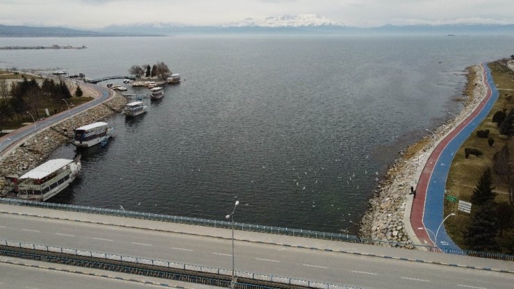 Beyşehir Gölü’nde su ürünleri av yasağı başladı