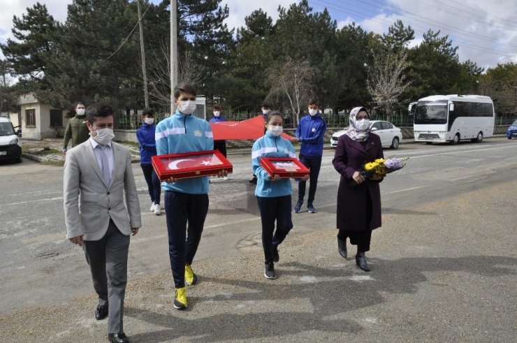 Çanakkale’den Ankara’ya giden ‘Kutsal Emanetler’ Eskişehir’de el değiştirdi