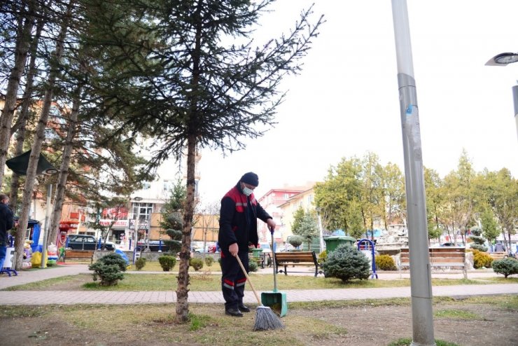 Kahramankazan Belediyesi’nden parklara bahar dokunuşu